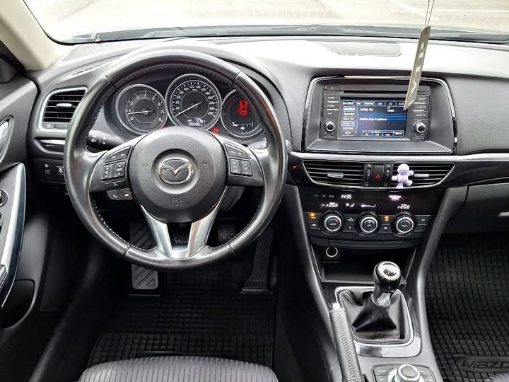 Mazda 6 2.0i