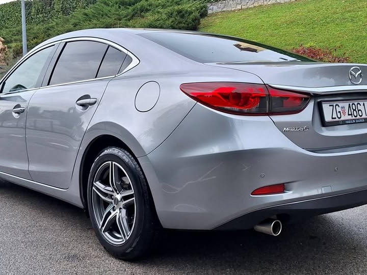 Mazda 6 2.0i