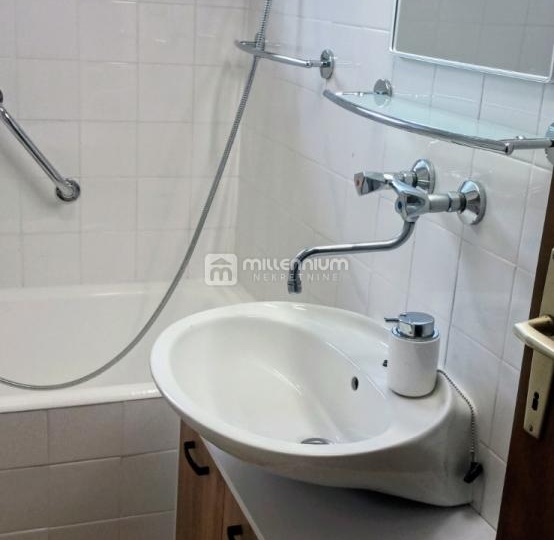 Najam, Belveder, 76m2, 3S stan s lođom i pogledom