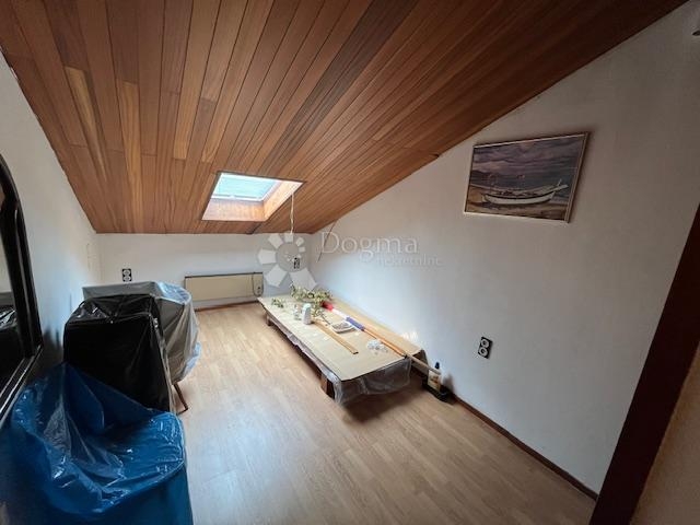 Crikvenica, starinska kuća s pogledom na more!