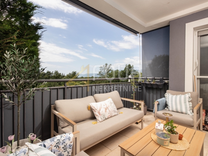 Marčelji, 84.13m2, 2S+DB, balkon i terasa, zajednički bazen
