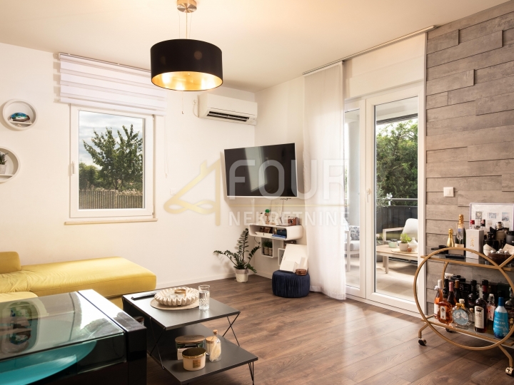 Marčelji, 84.13m2, 2S+DB, balkon i terasa, zajednički bazen