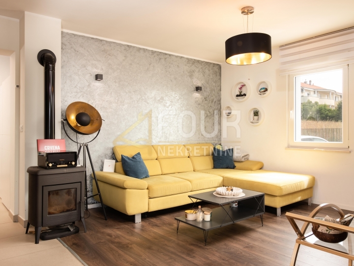Marčelji, 84.13m2, 2S+DB, balkon i terasa, zajednički bazen