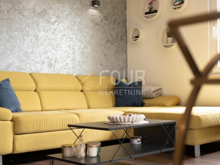 Marčelji, 84.13m2, 2S+DB, balkon i terasa, zajednički bazen
