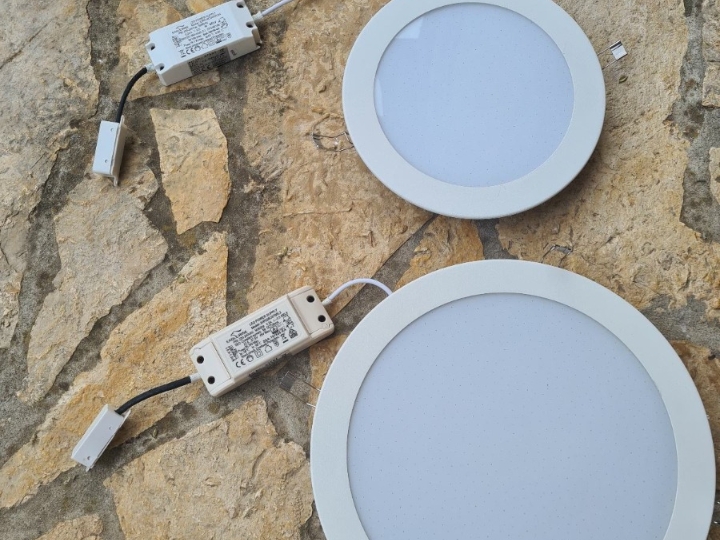 Stropne lampe za knauf