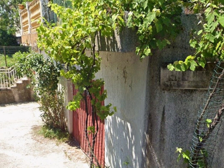 Drenova - najam garaže 35 m2