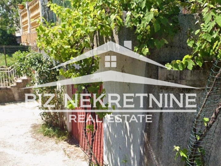 Drenova - najam garaže 35 m2