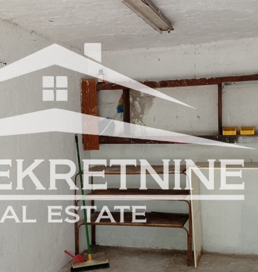 Drenova - najam garaže 35 m2