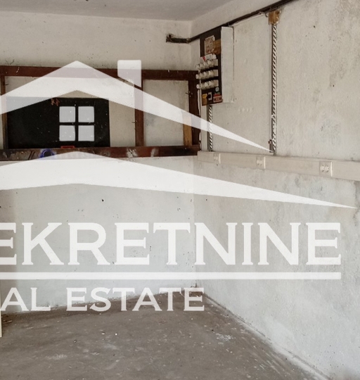Drenova - najam garaže 35 m2
