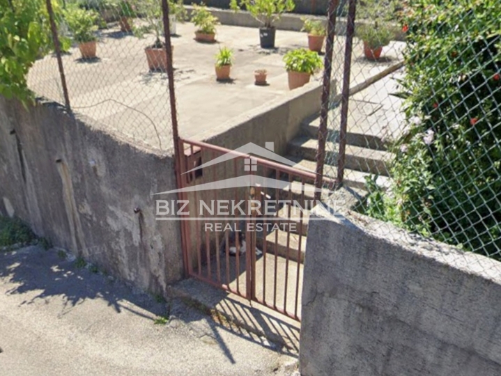 Drenova - najam garaže 35 m2