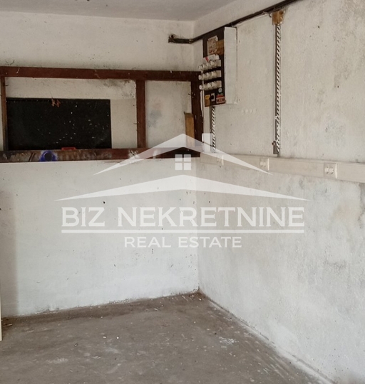 Drenova - najam garaže 35 m2