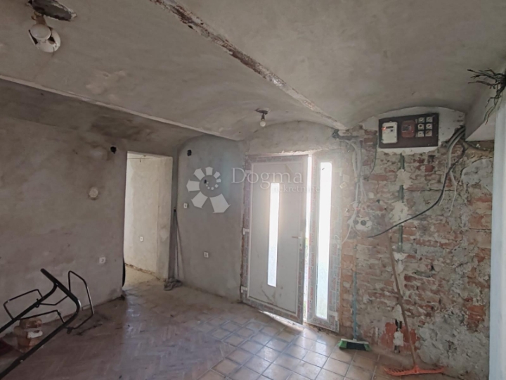 Kuća za adaptaciju na atraktivnoj lokaciji u Prelogu