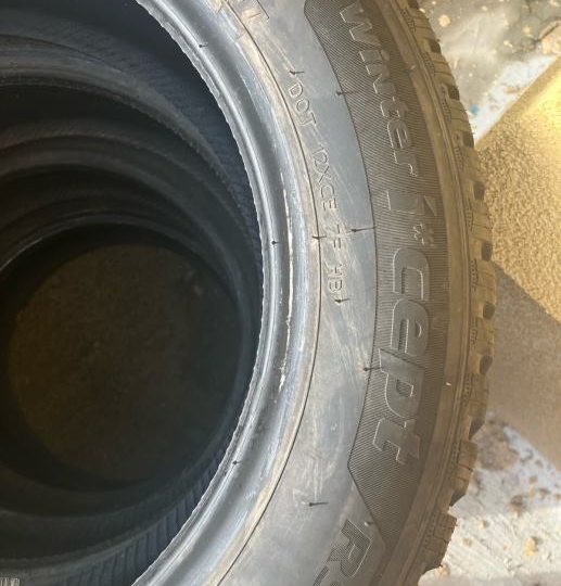 Gume zimske Hankook 195/60/15 4 kom