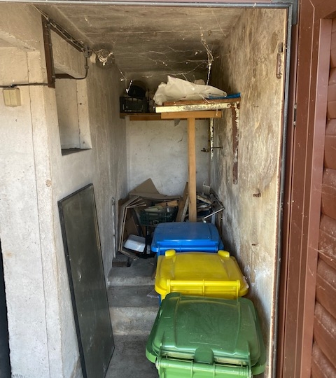 Gornja Drenova, kuća i dvorište