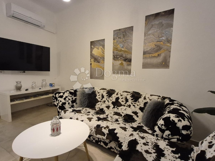 Stan blizu Ekonomskog fakulteta u Puli, 79.38 m2, uporabna