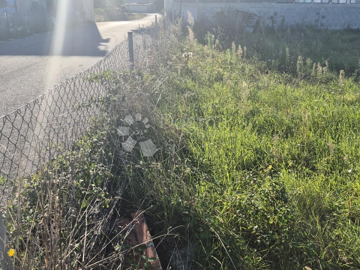 Građevinsko zemljište 474 m2 u industrijskoj zoni u Marčani