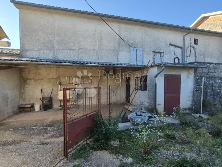 Obiteljsko imanje nedaleko Žminja