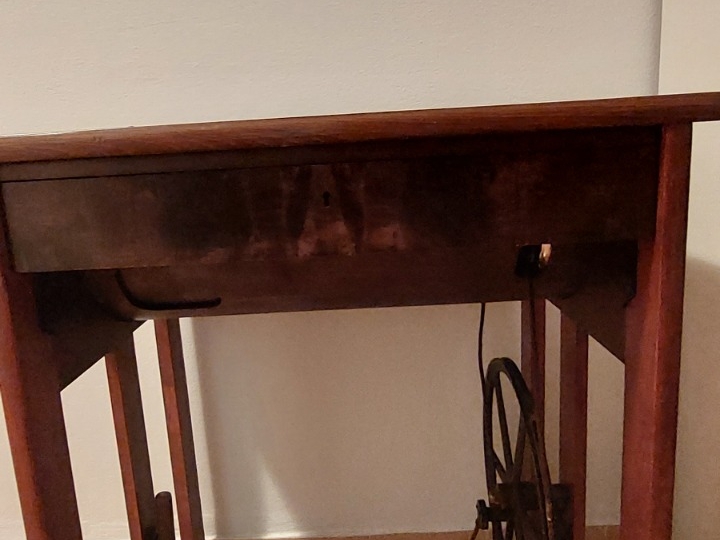 Antikna šivaća mašina Koehler