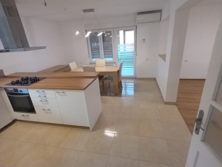 Rijeka-Trsat, 2S+DB, 90m2