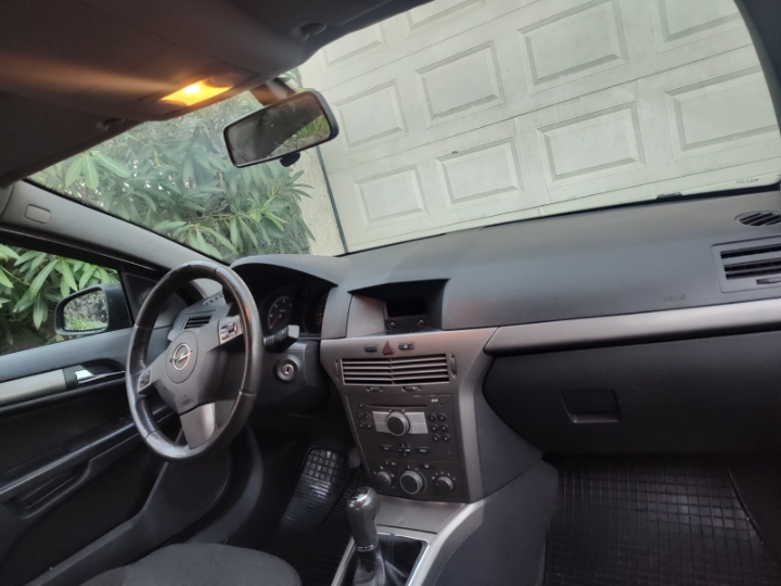 Opel Astra H