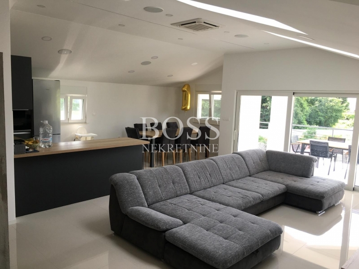 Kastav, Spinčići, 3S+DB, 120m2, 1200€+režije