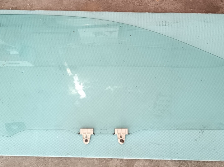 Renault Twingo 2 desno staklo