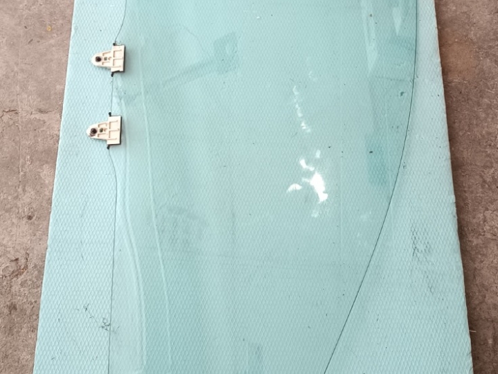 Renault Twingo 2 desno staklo