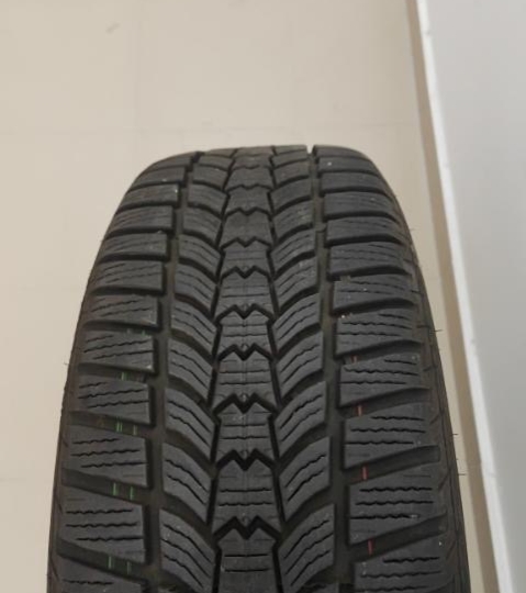 Alu felge Nissan 17" sa zim. gumama