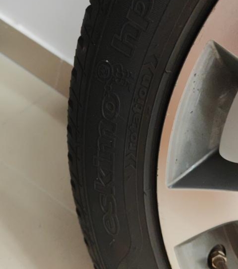 Alu felge Nissan 17" sa zim. gumama
