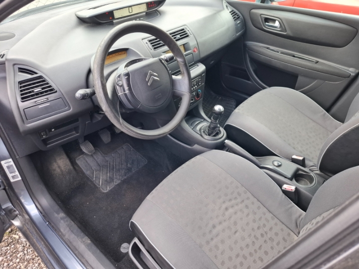 Citroen C4 1.6 benz., kao nov, nereg.