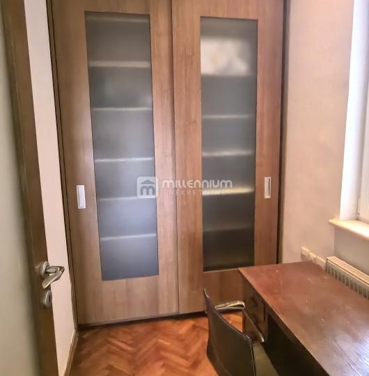 Rijeka, Sušak, 75m2, 3-sobni stan s terasom