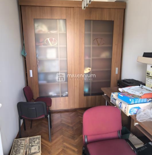 Rijeka, Sušak, 75m2, 3-sobni stan s terasom