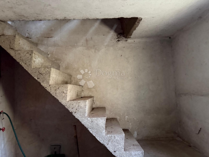 Zemljište s objektima – samo 45,74 €/m²!!