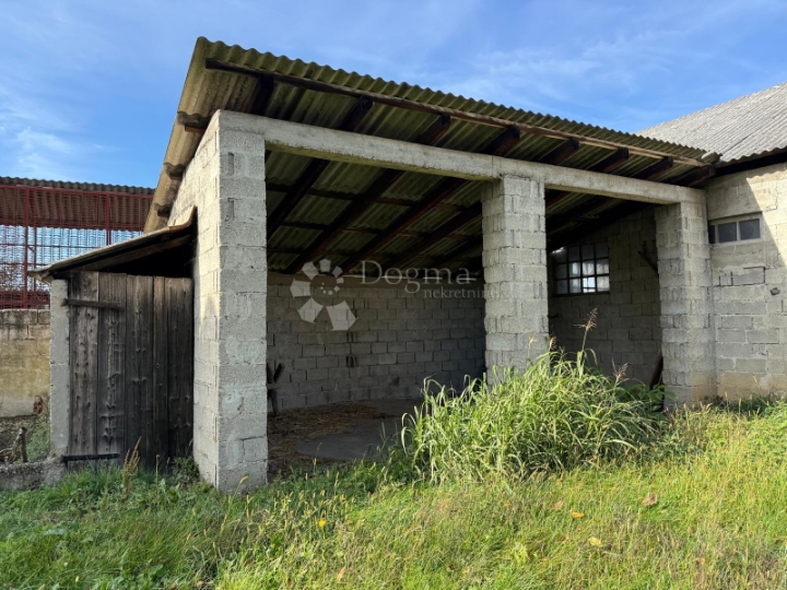 Zemljište s objektima – samo 45,74 €/m²!!