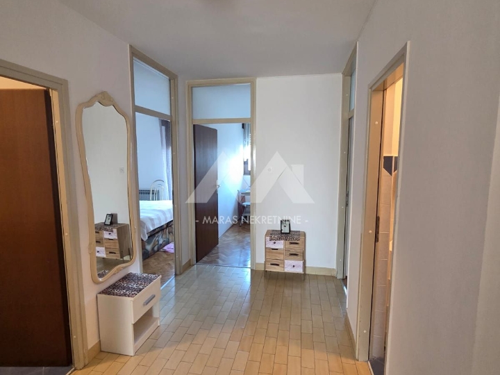 Krnjevo, 3S+DB s lođom