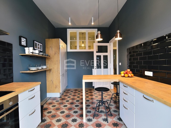 Rijeka, centar, prekrasno uređen stan 104 m2, najam