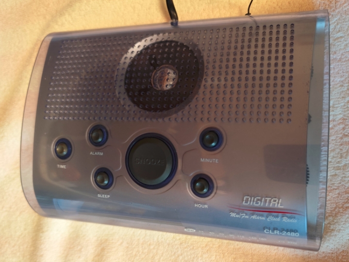 Radio budilica Roadstar