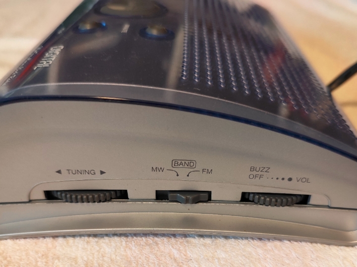 Radio budilica Roadstar