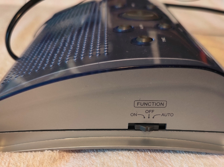 Radio budilica Roadstar