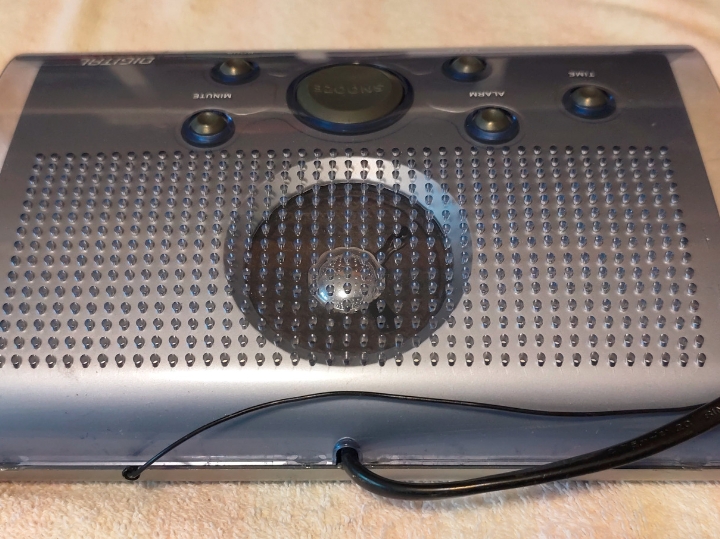 Radio budilica Roadstar