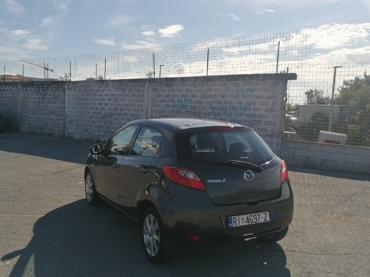 Mazda 2