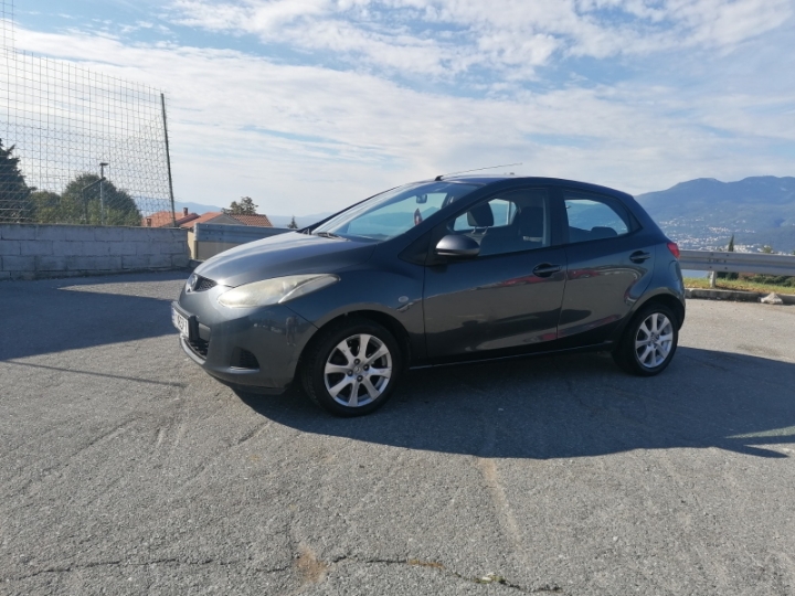 Mazda 2
