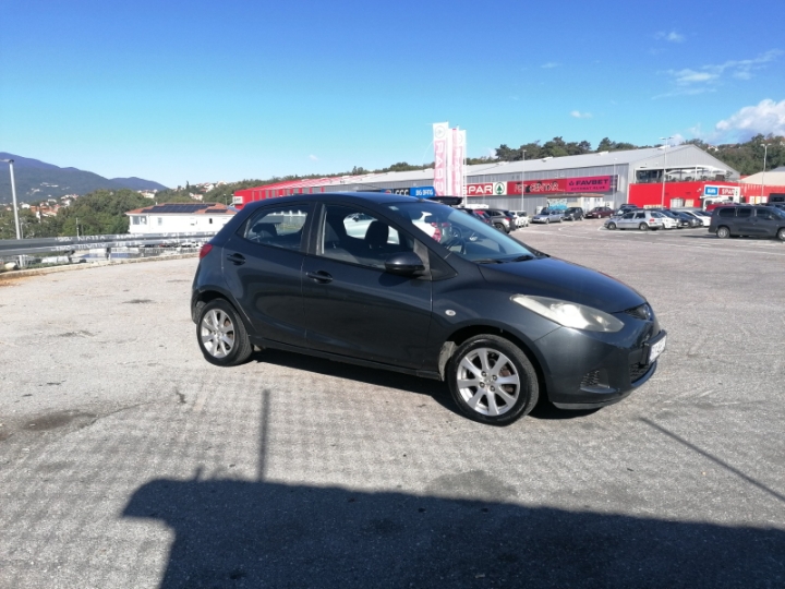 Mazda 2