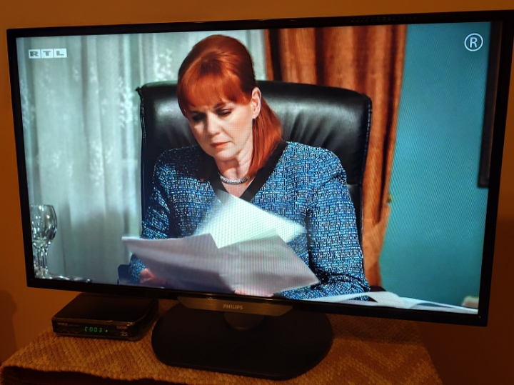 Led TV Philips 32"+ prijemnik dvbt2