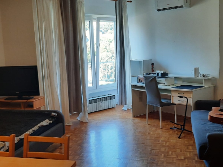 Podmurvice, garsonijera