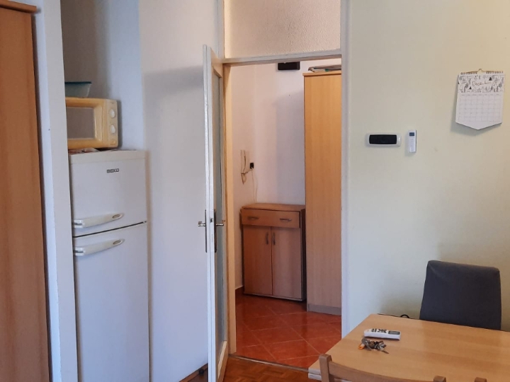 Podmurvice, garsonijera