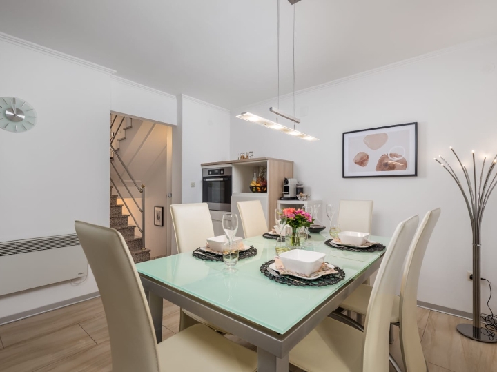 Najam kuća u nizu Donja Drenova