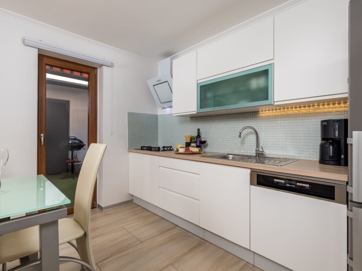 Najam kuća u nizu Donja Drenova