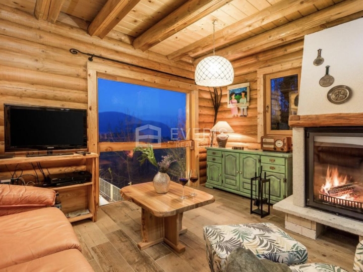 Gorski kotar, Delnice, lijepa drvena kuća 207 m2