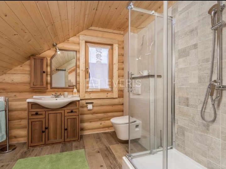 Gorski kotar, Delnice, lijepa drvena kuća 207 m2